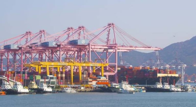 South Korea's November Exports Surge 5.8%, Achieves 18-Month Trade Surplus Streak