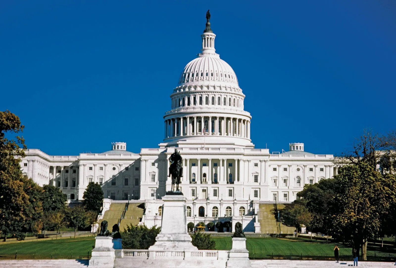 US Senate Moves Bitcoin Reserve Bill To Banking Committee - Details