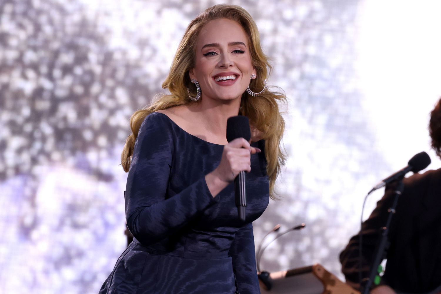 Adele Pauses Her Munich Concert to Show Women's 100m Final at the 2024 Summer Olympics on Screen