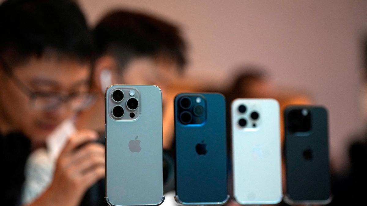 Apple’s sales drop in China as Huawei makes a comeback in the premium segment