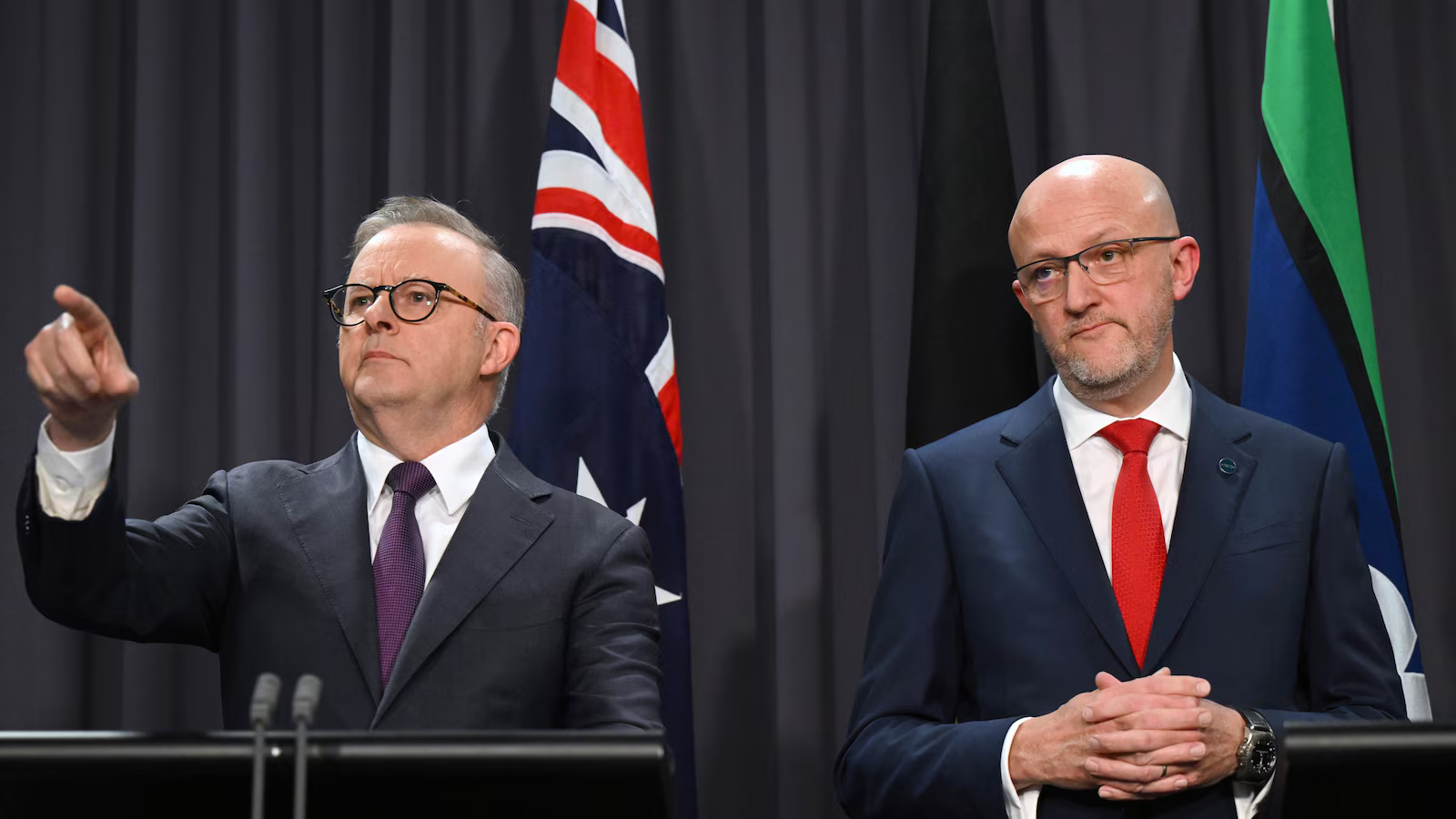 Australia lifts terrorism threat level from 'possible' to 'probable,' but says no specific threat