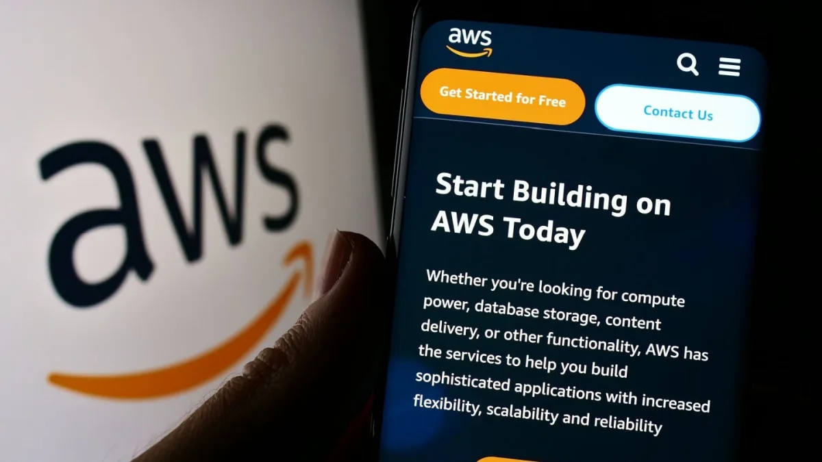 In Data: Global cloud industry set to exceed $1.4trn by 2027 as AWS doubles Singapore cloud investment