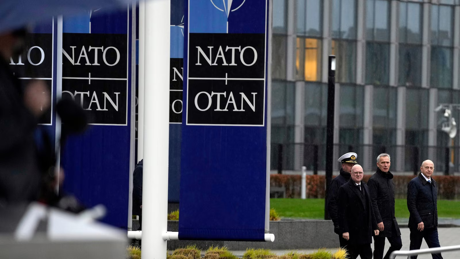 What is the NATO military alliance and how is it helping Ukraine?