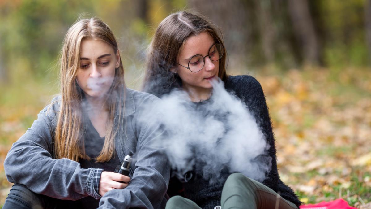 Fitness of young vapers ‘just as bad as smokers of same age’