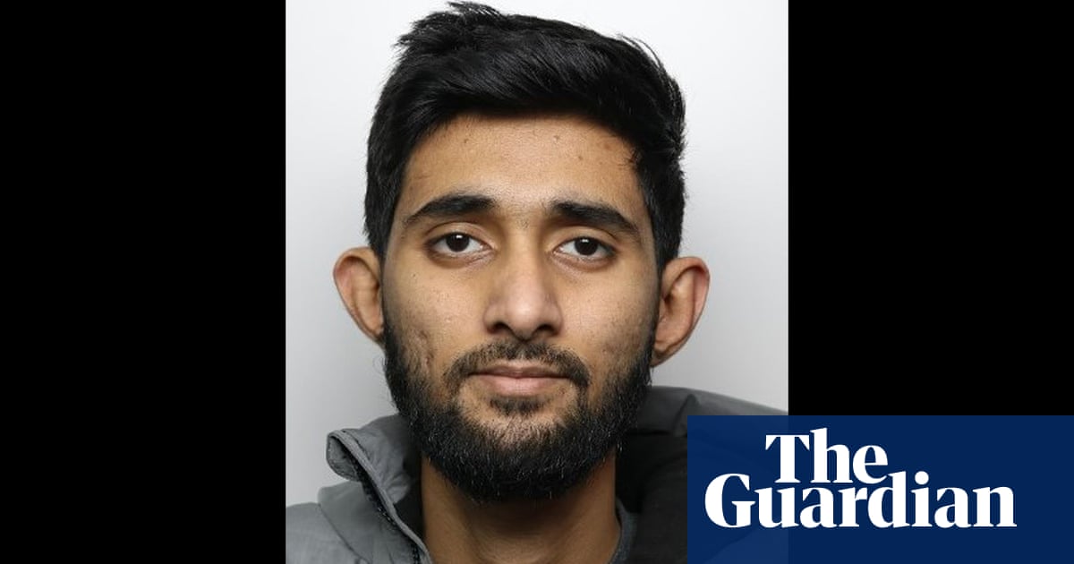 Police hunt for man, 25, after fatal stabbing of woman in Bradford