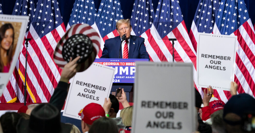 Trump Mocks Biden’s Stutter and Vilifies Migrants in Georgia Speech