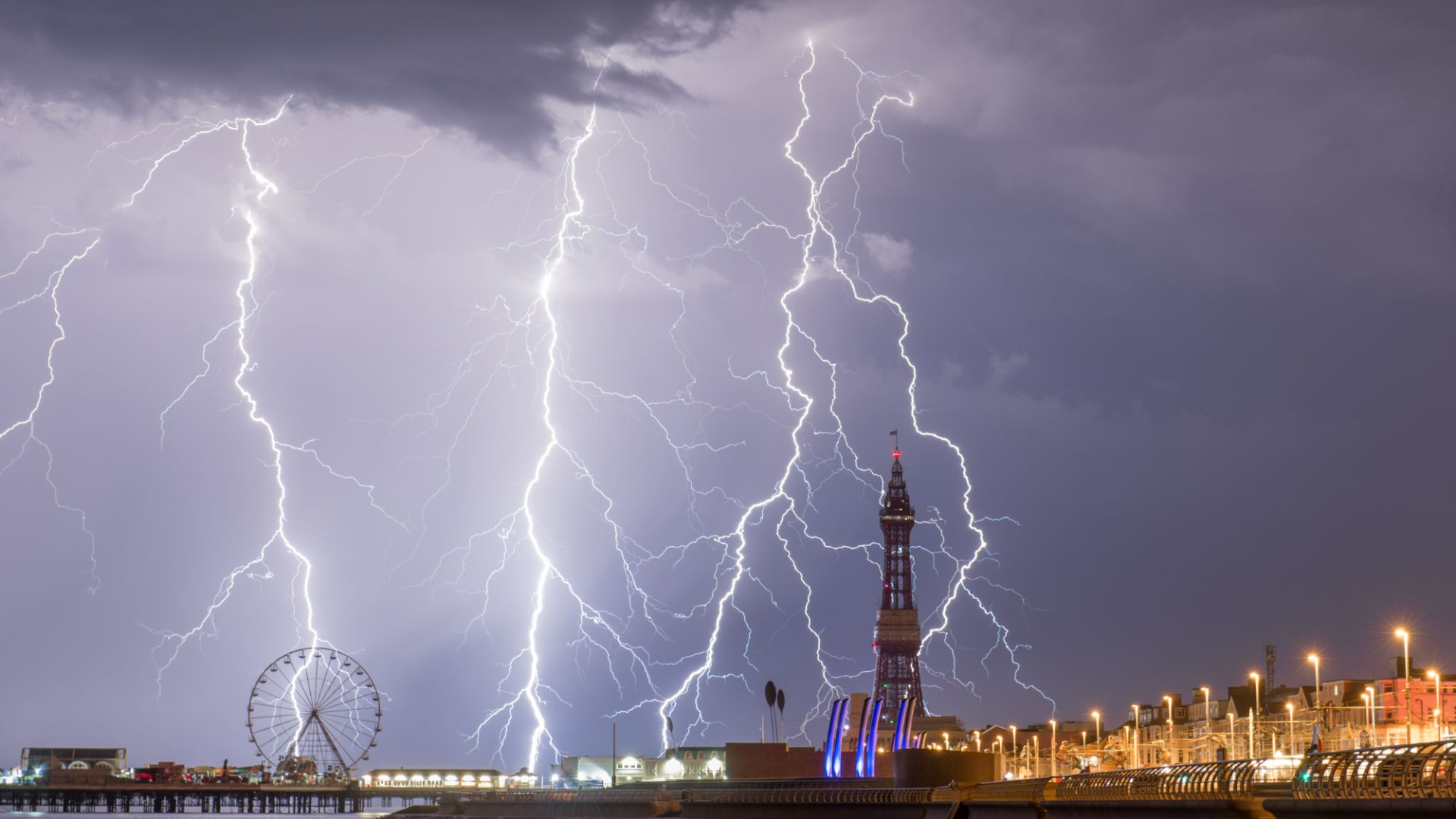 Met Office issues ‘danger to life’ warnings as thunderstorms & hail to batter UK – check map of SIX regio...