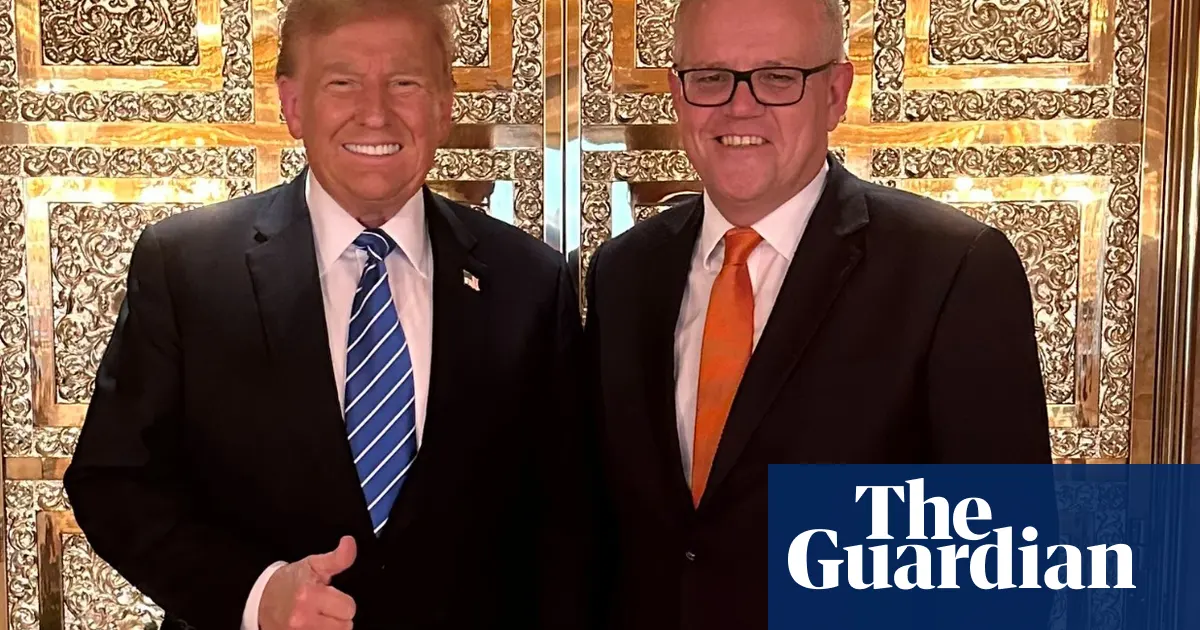 Scott Morrison says Donald Trump subject to a ‘pile-on’ in US and poses for photo at famous gilded lift