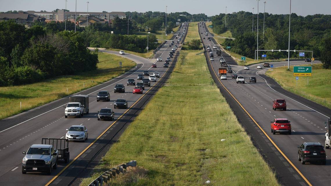 Live Kansas City traffic updates: Accidents, road closures, delays on KC-area highways