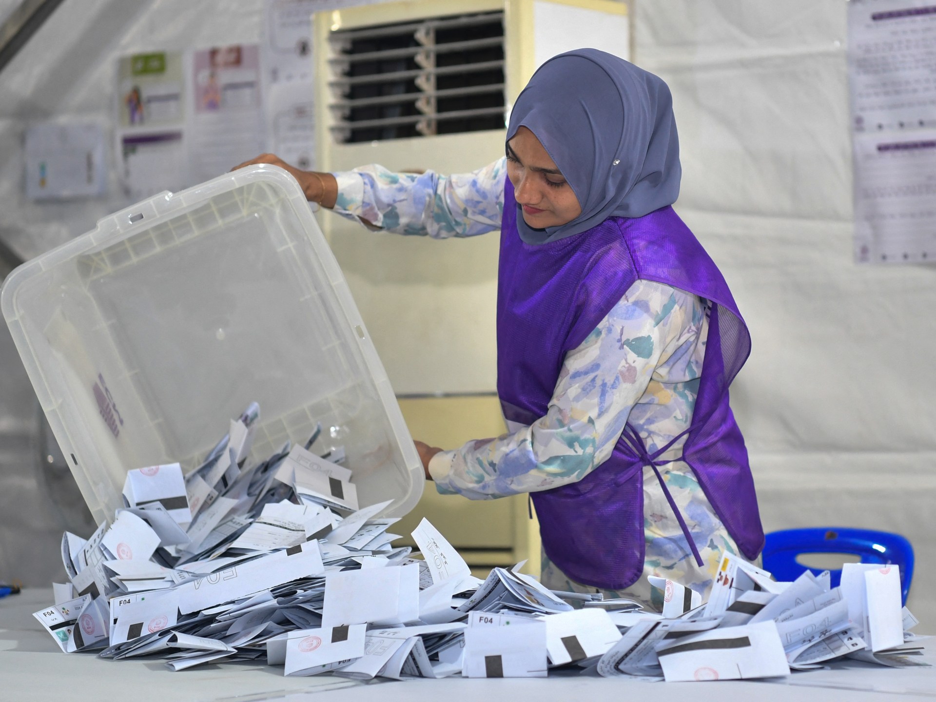 Pro-China party on course for landslide victory in Maldives election