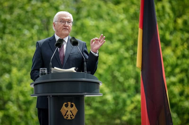 German president honours 75-year-old constitution as 'great gift'