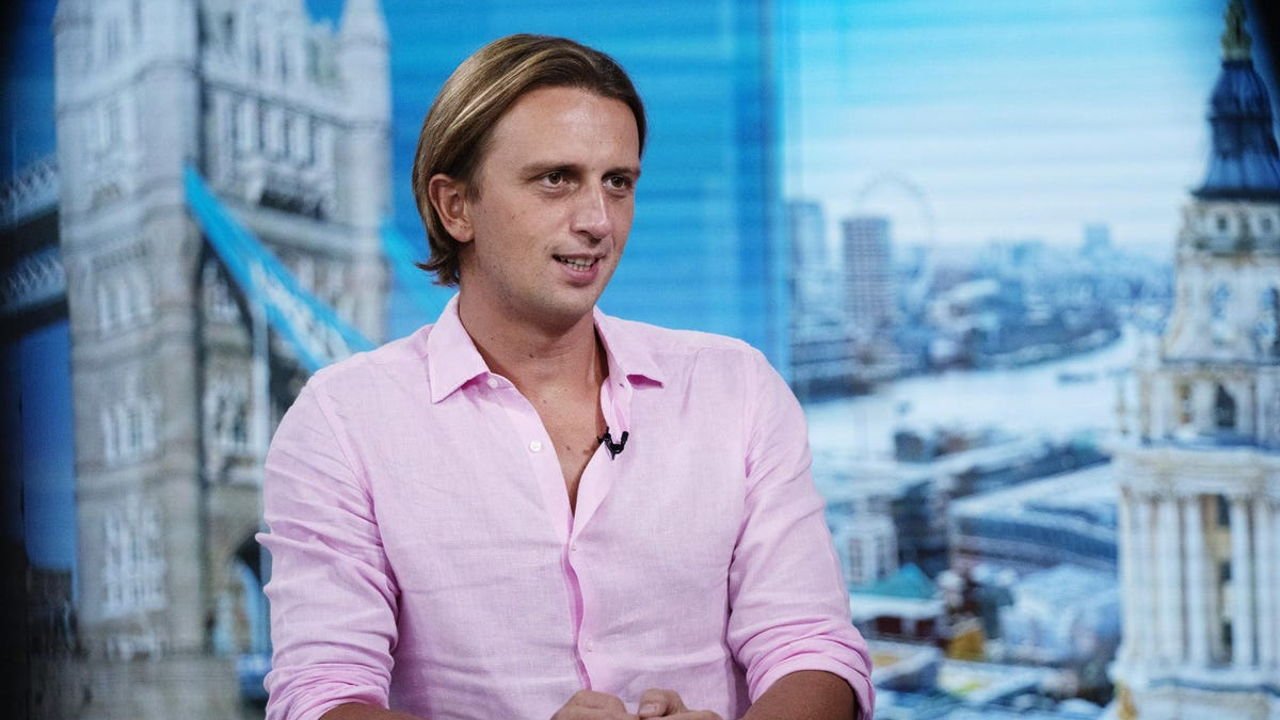 Revolut posts record profits as softens stance on London listing