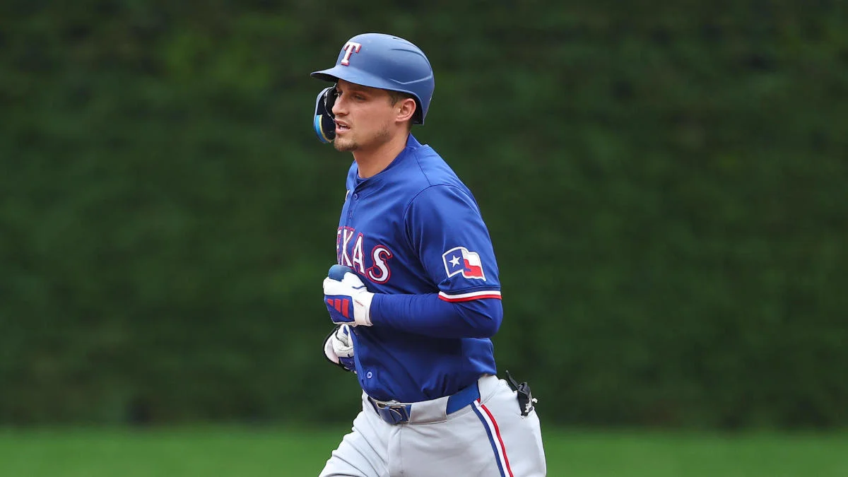Corey Seager injury update: Rangers star leaves game vs. Tigers with hamstring tightness