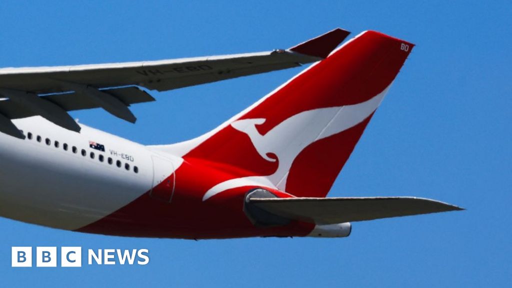 Qantas: Australian airline investigates possible privacy breach on app