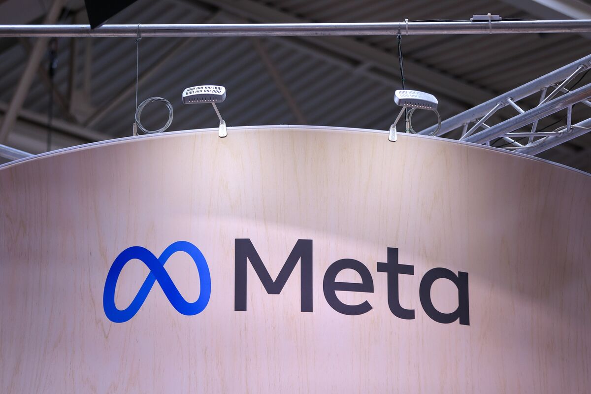 Meta's AI Spending Plan Spurs Pushback From Investors