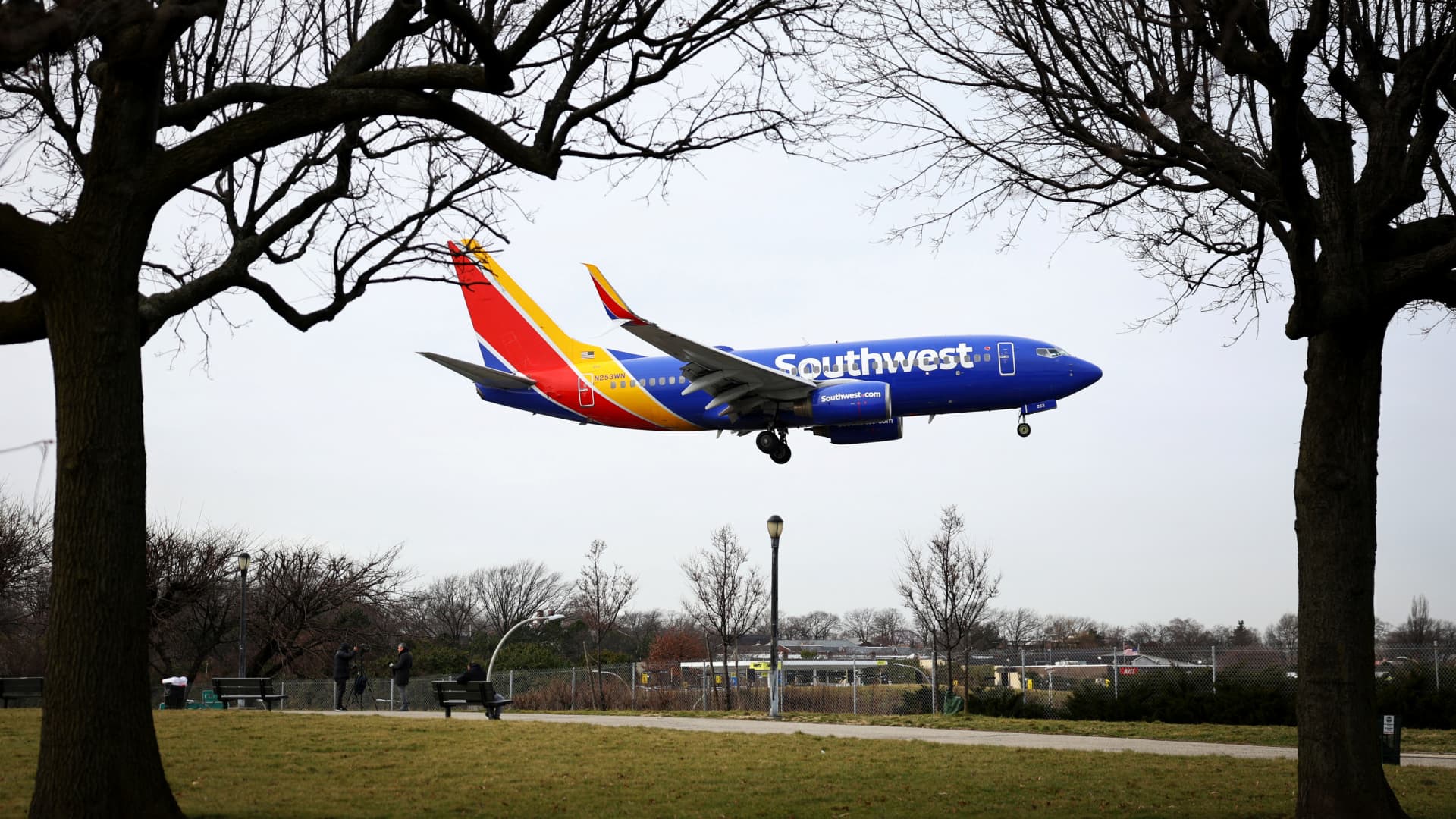 Elliott takes $1.9 billion stake in Southwest Airlines, seeks to oust CEO and chair