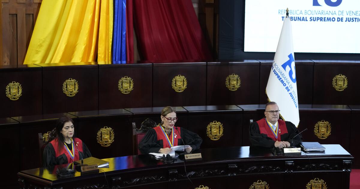 Venezuela Supreme Court certifies Maduro’s claims that he won election - Los Angeles Times