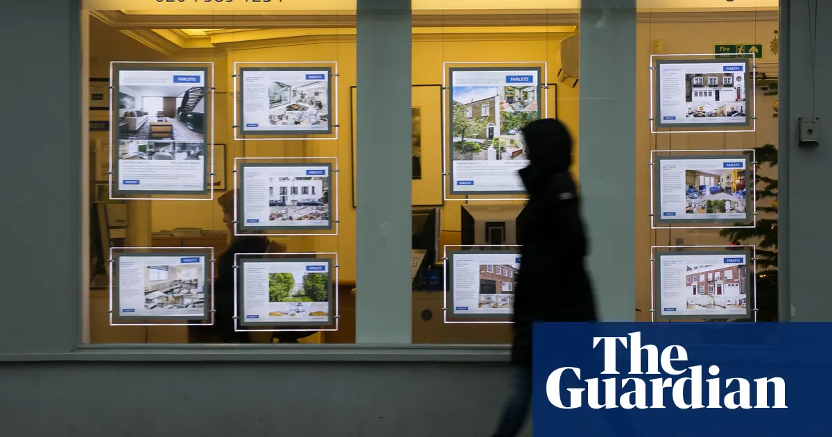 Mortgage of first-time buyer tops £1,000 a month as house prices and rates rise