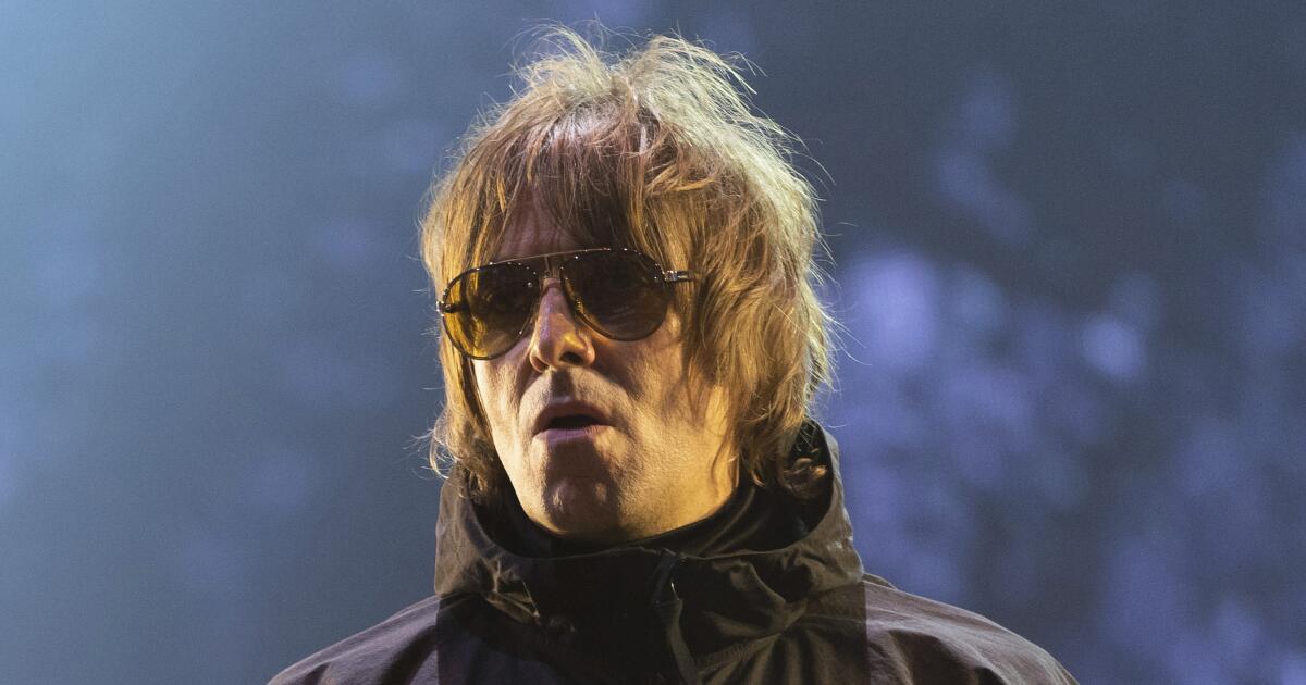 Liam Gallagher lights up Oasis fans grumbling over tickets - Los Angeles Times