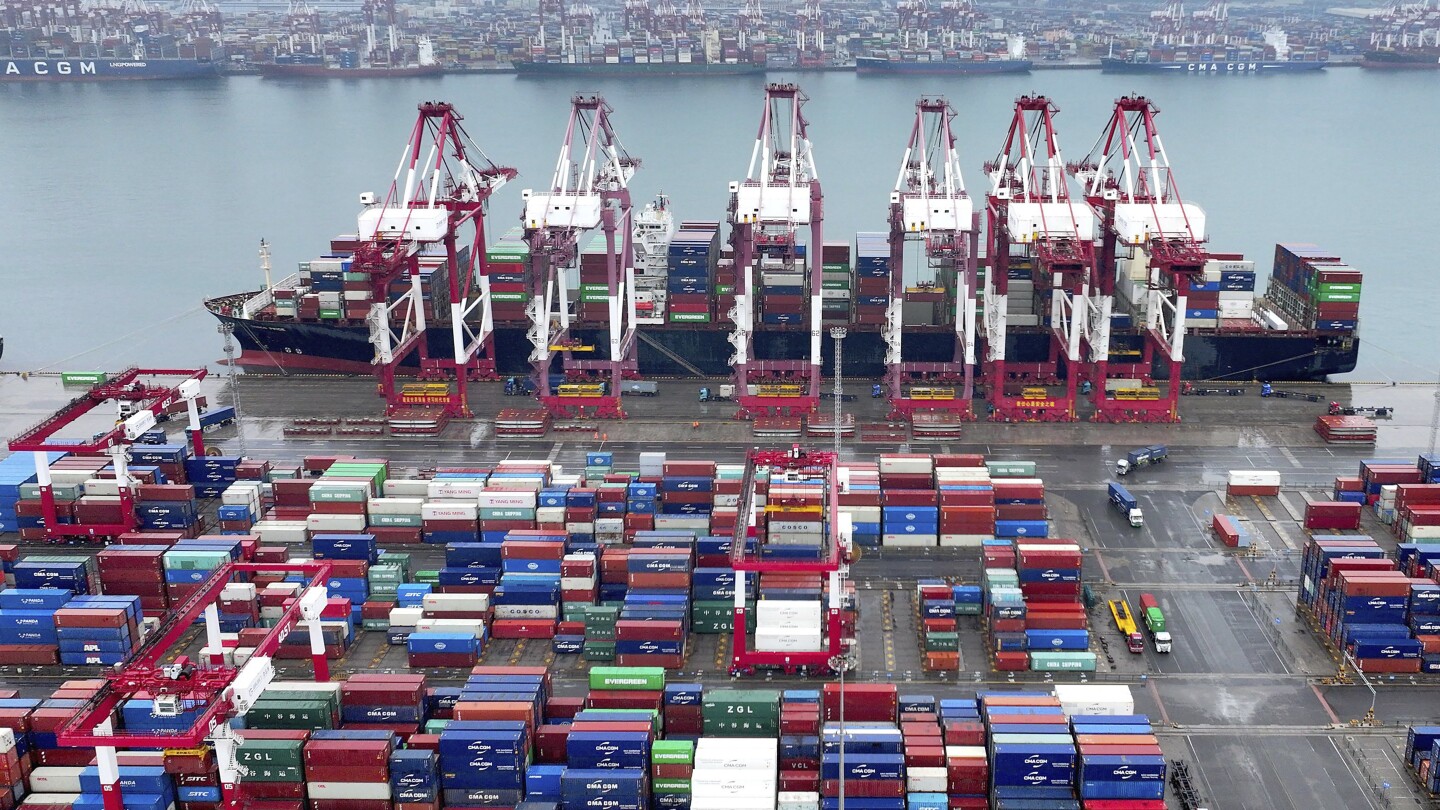 China's August exports grow a robust 8.7%, beating forecasts while imports soften