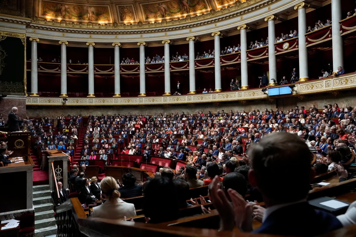 France's Macron to hold talks with key political players in a bid to form a new government