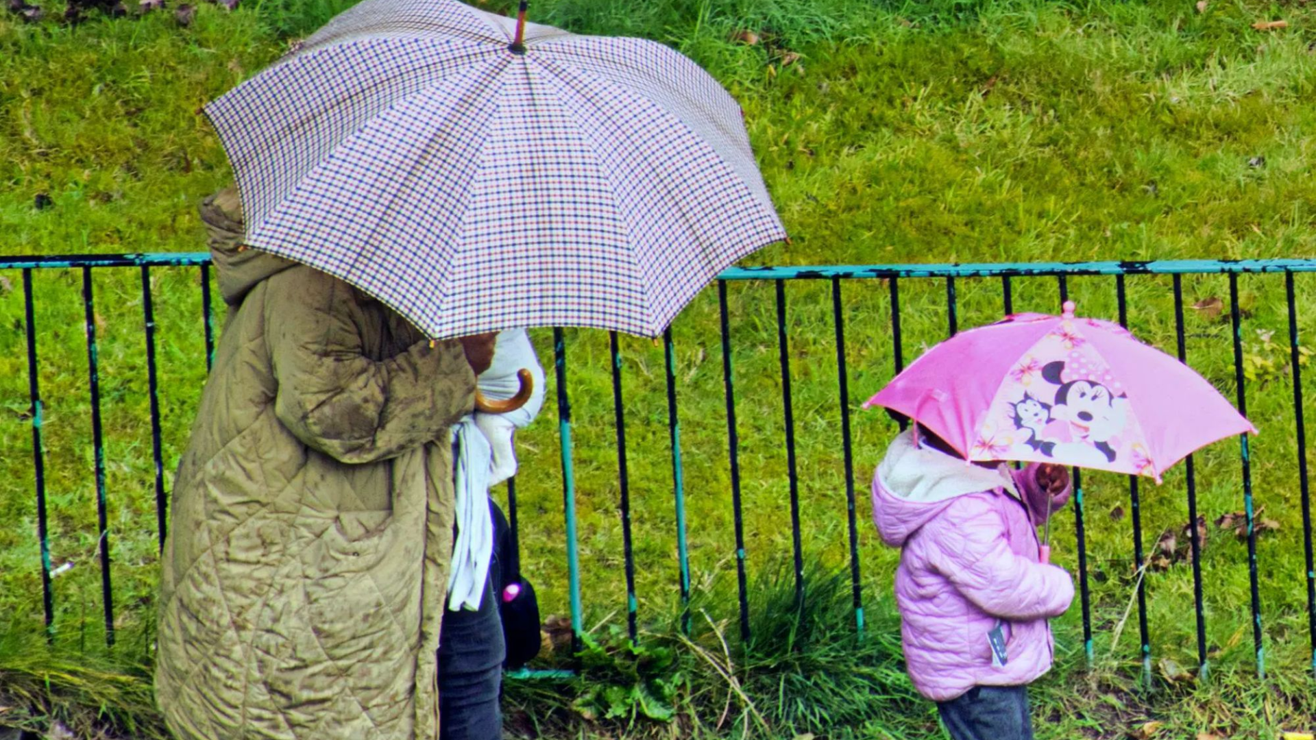 Met Office issues yellow warning for two days of heavy rain & wild winds bringing floods, power cuts &...