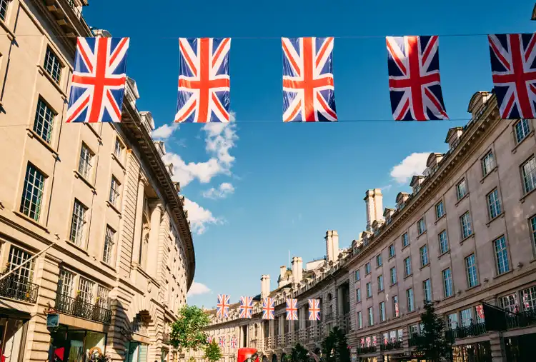 UK's unemployment rate drops to 4.2% in June