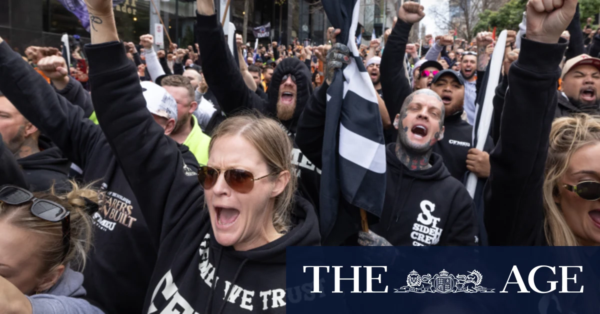 Protest directs fury at Labor as tens of thousands march through city for CFMEU