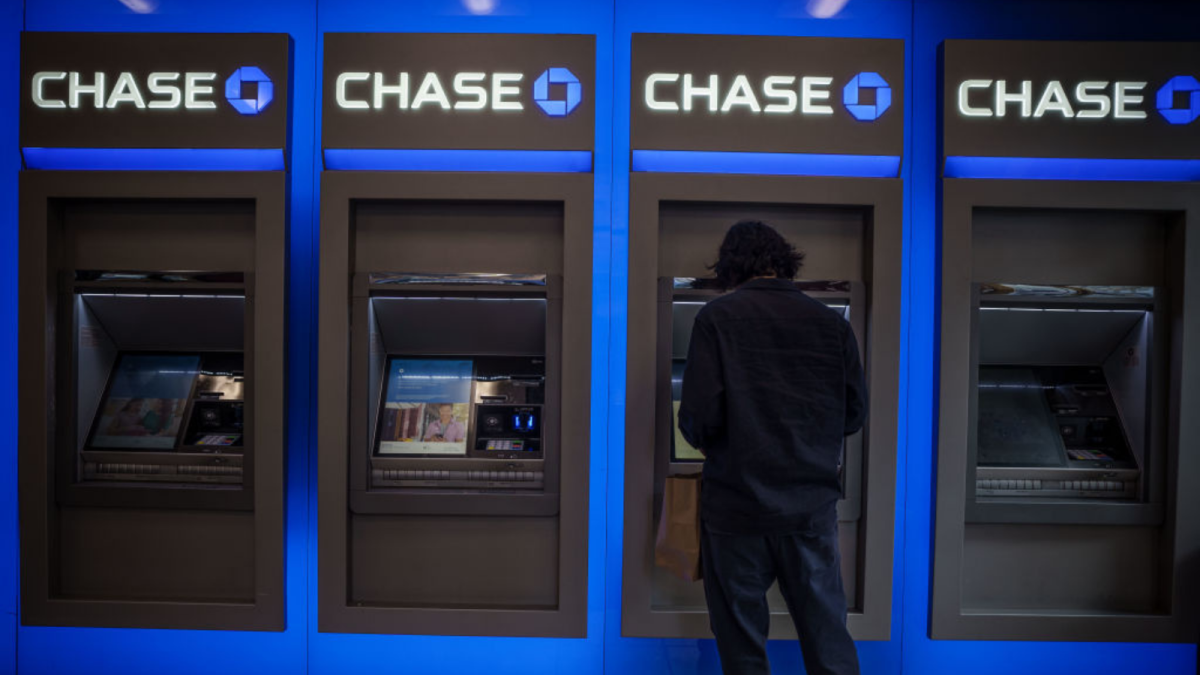 TikTok viral Chase Bank money glitch is just bank fraud. Don't do it.