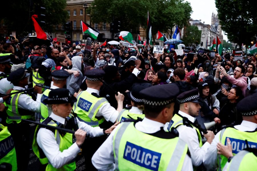 Met police officer seriously injured at anti-Israel demo in Whitehall
