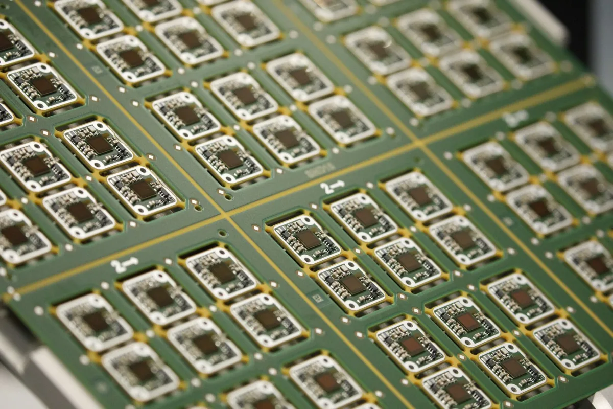 US Weighs More Limits on China’s Access to Chips Needed for AI