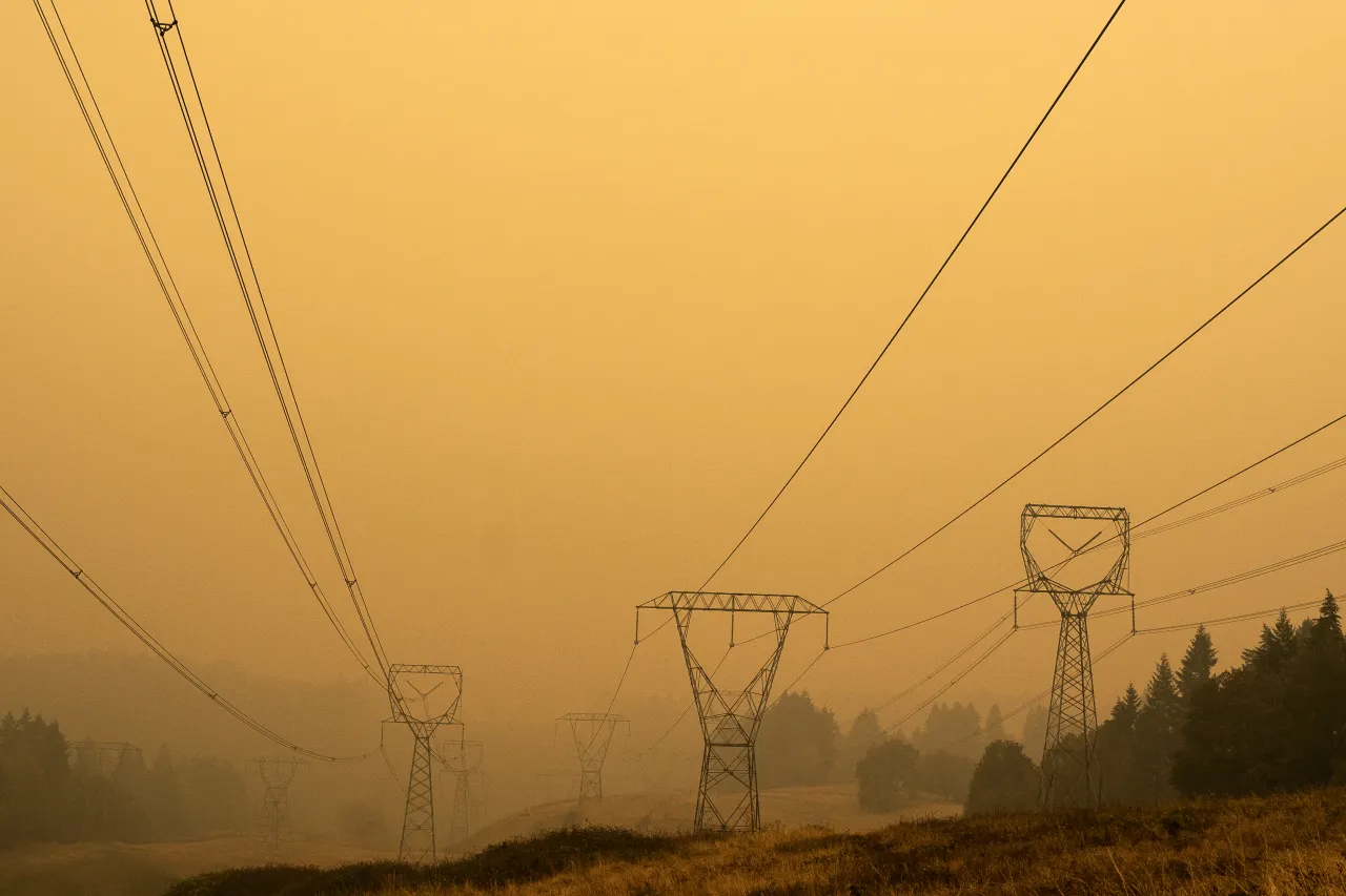 Oregon officials urge preparedness amid expected power outages in high-risk fire areas