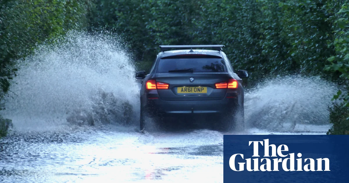 UK weather: wind and rain warnings issued for southern England and south Wales