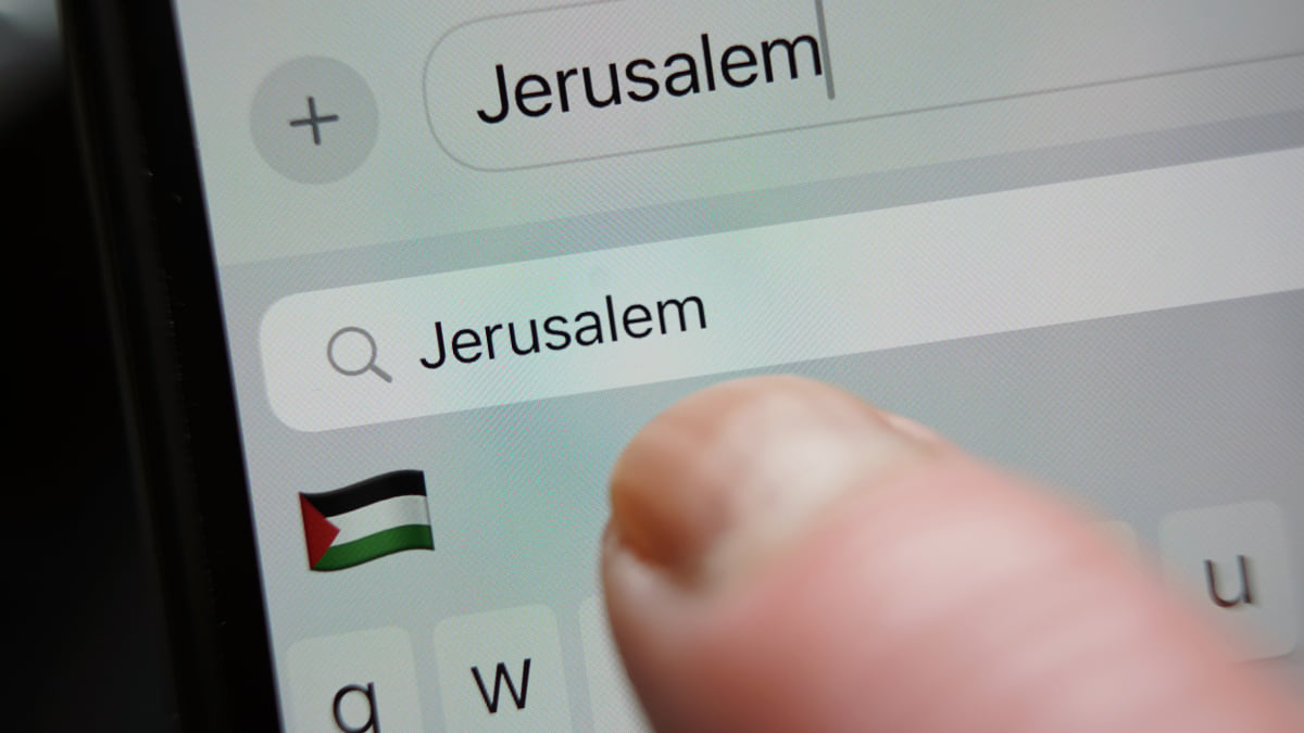 Apple says it will fix Palestinian flag emoji recommendation when typing 'Jerusalem' on iPhone