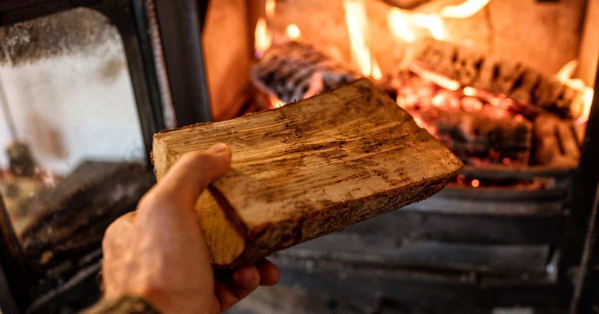 Using log burner could land you with a £300 fine - avoid breaking the rules