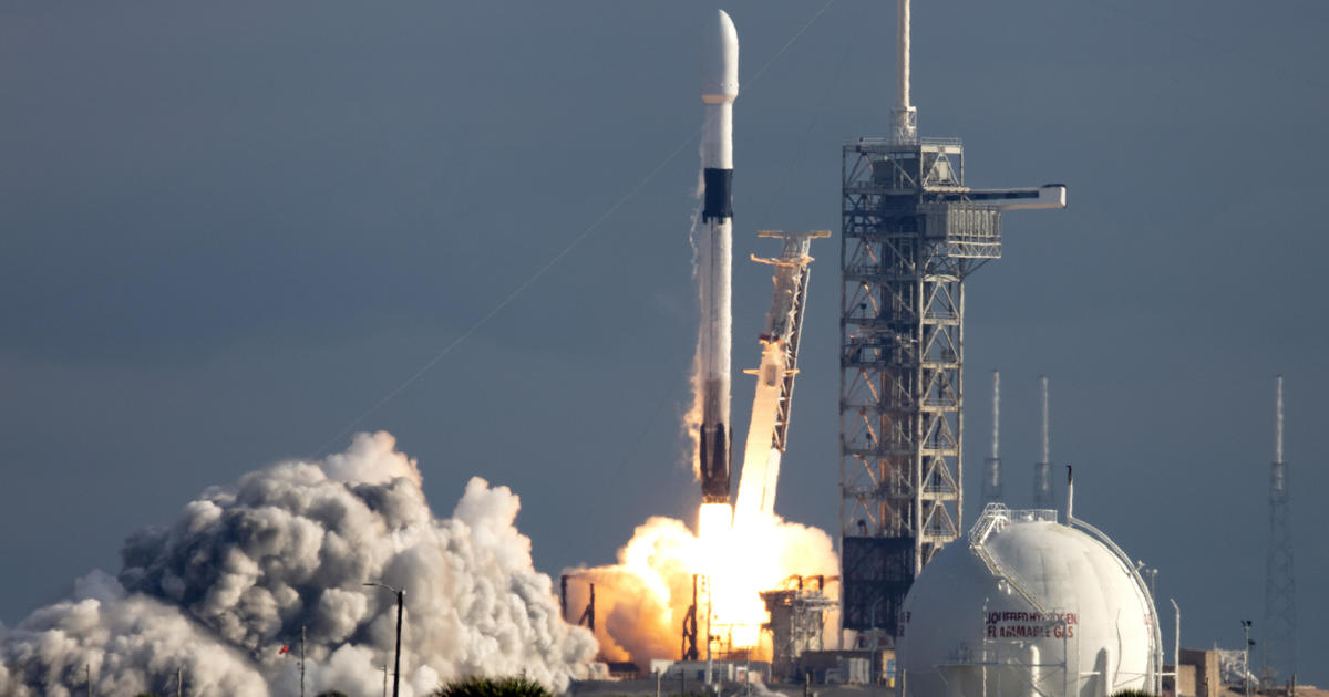 Falcon 9 Soars with Starlink MiniSatellites, Nails 15th Booster
