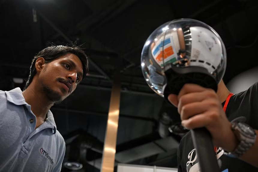 Queues spotted in S’pore as people get their eyes scanned for cryptocurrency