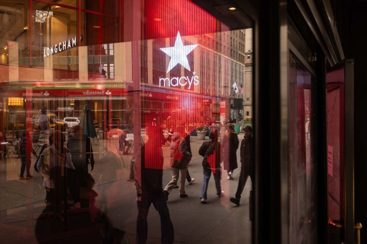 Macy’s to Close 150 Namesake Stores, Prioritize Luxury Brands (M)