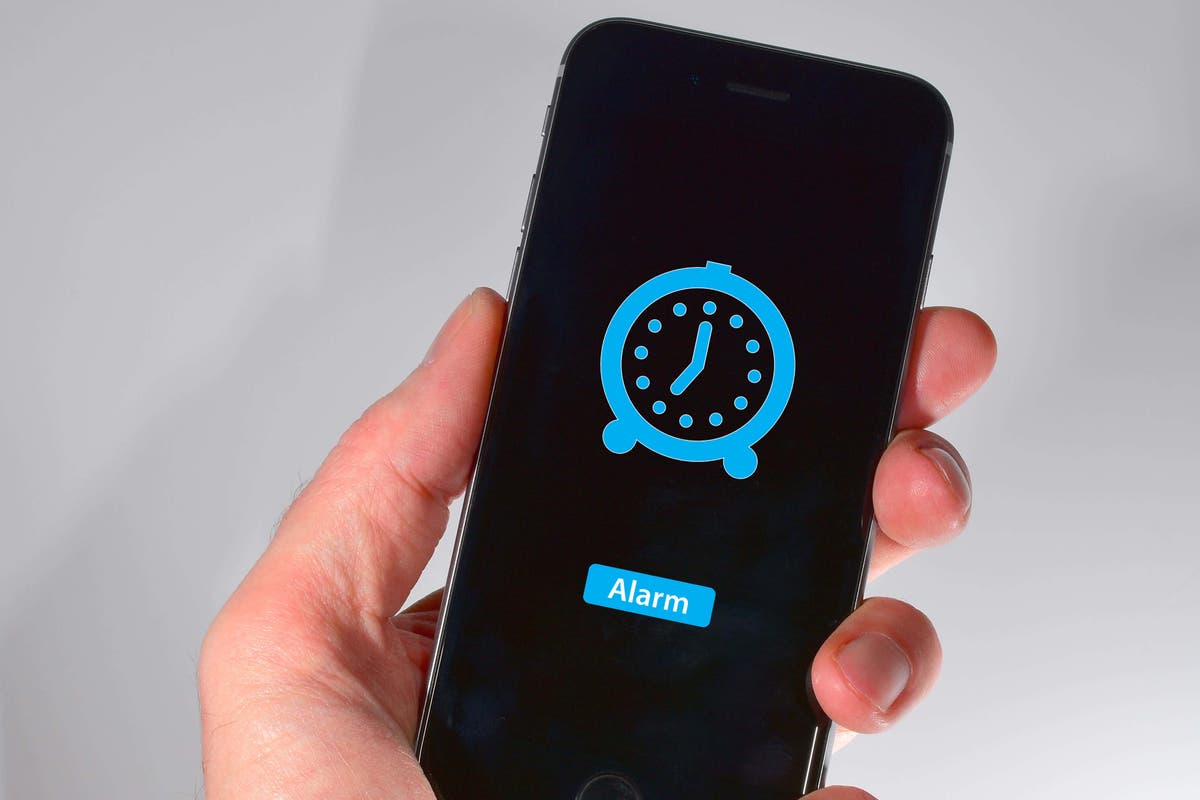 Apple says it is working to fix iPhone alarm issue