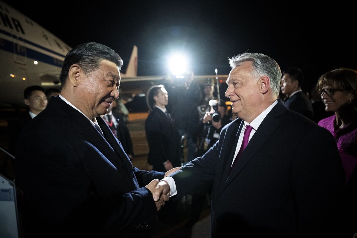 Xi Jinping Praises Hungary's Viktor Orban’s As Model for China-EU Ties