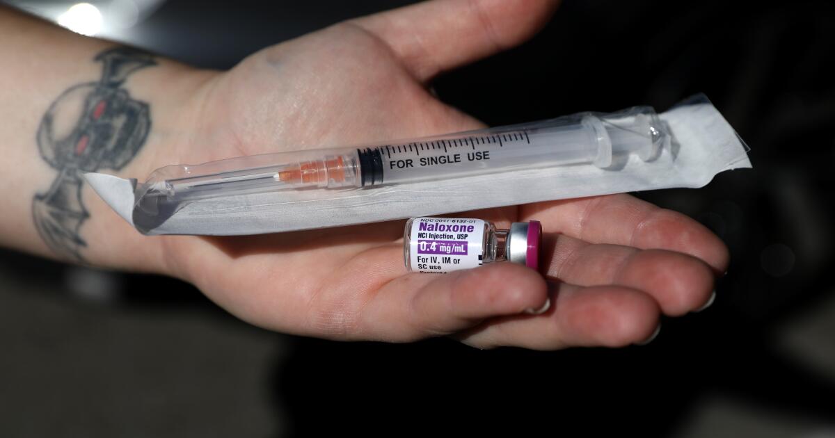 Drug can amplify naloxone's effect and reduce withdrawals, study shows - Los Angeles Times