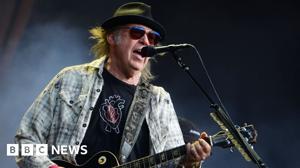 Neil Young to put his music back on Spotify after boycott over Joe Rogan