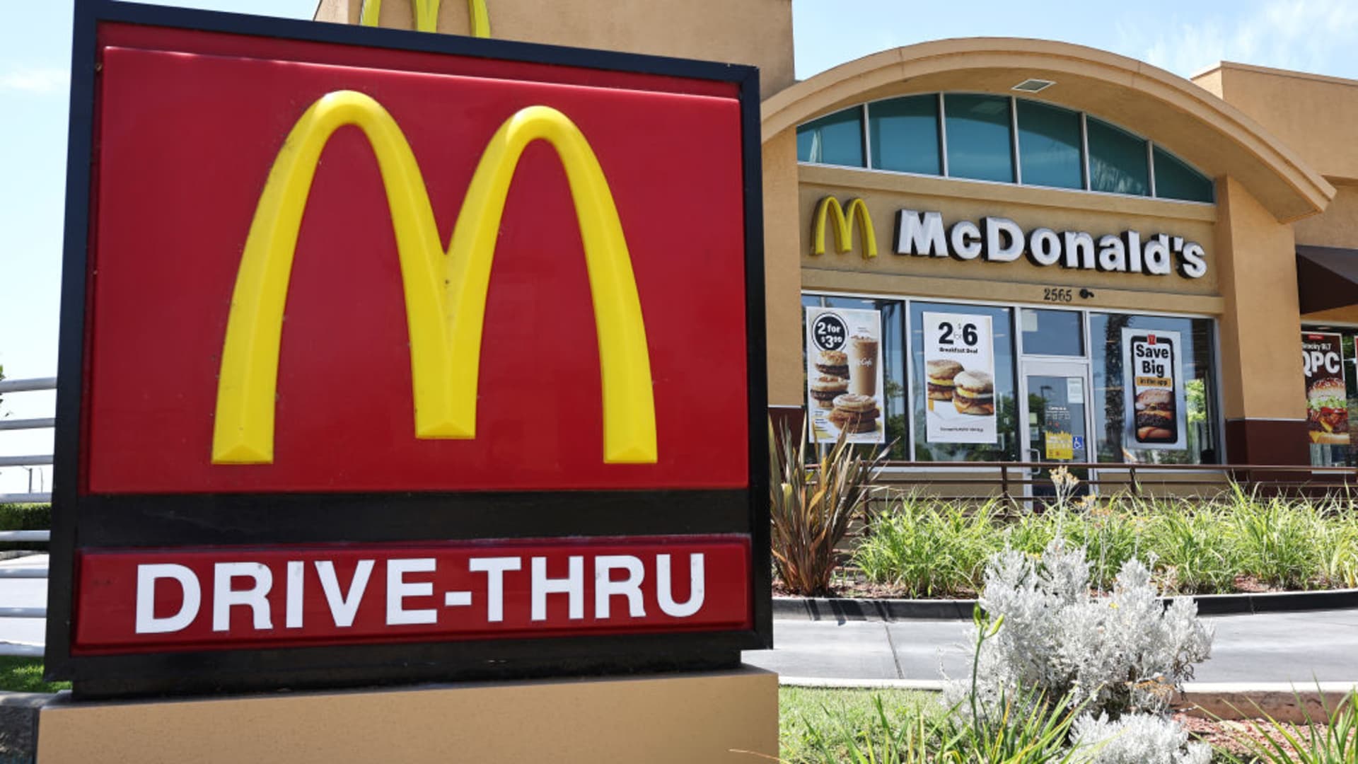 McDonald's is about to report earnings. Here's what to expect