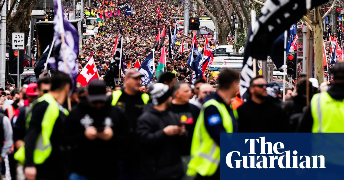 More than 10,000 CFMEU workers walk off sites to protest across Australia