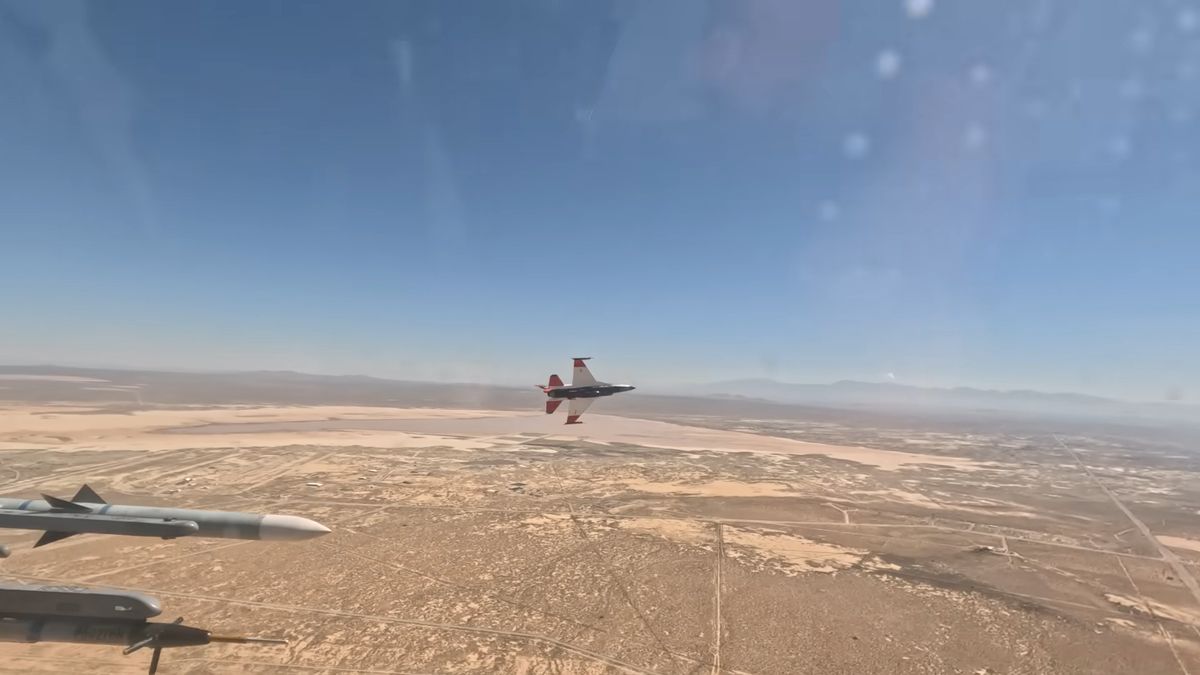 An AI-controlled F16 has performed its first ever dogfight with a human pilot, coming within 2,000 feet of each other at&hellip;