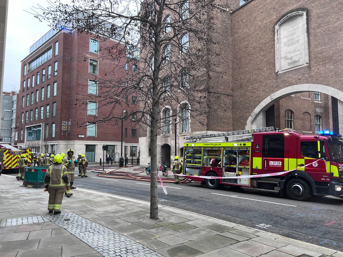 Explosions and Fire Prompt Evacuation of London's Old Bailey Courthouse ...