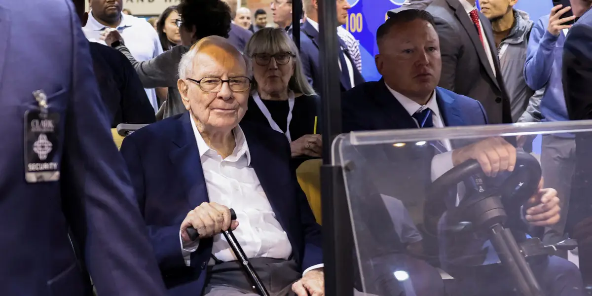 Warren Buffett wants to make it to next year's shareholders meeting