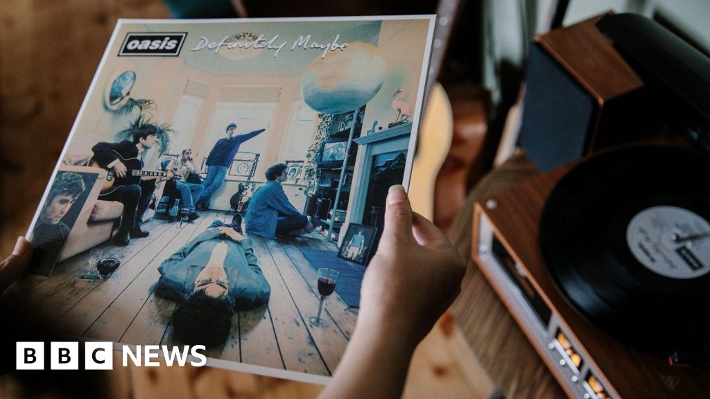 Oasis Definitely Maybe artwork 'will live forever'