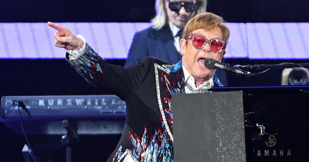 Elton John has 'limited vision' in one eye after infection - Los Angeles Times