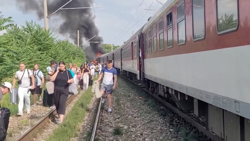 5 killed in Slovakia train and bus collision